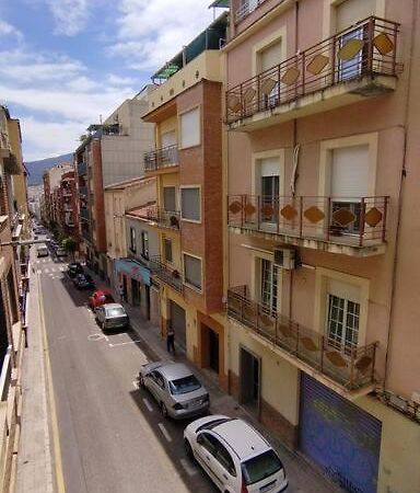 Charming Three Bedroom Apartment In Alcoi المظهر الخارجي الصورة