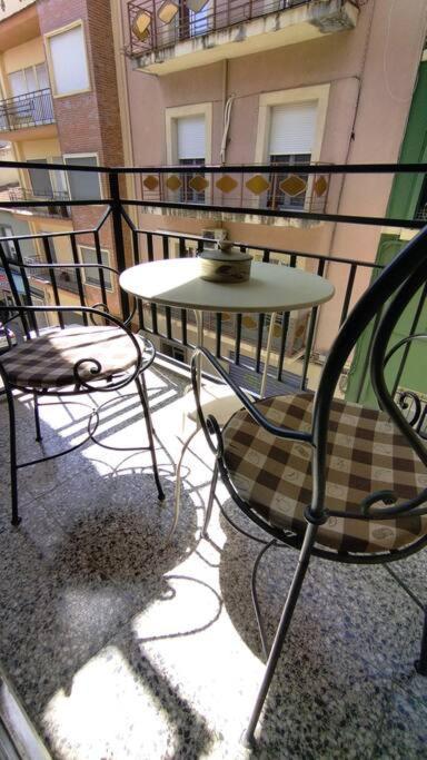 Charming Three Bedroom Apartment In Alcoi المظهر الخارجي الصورة